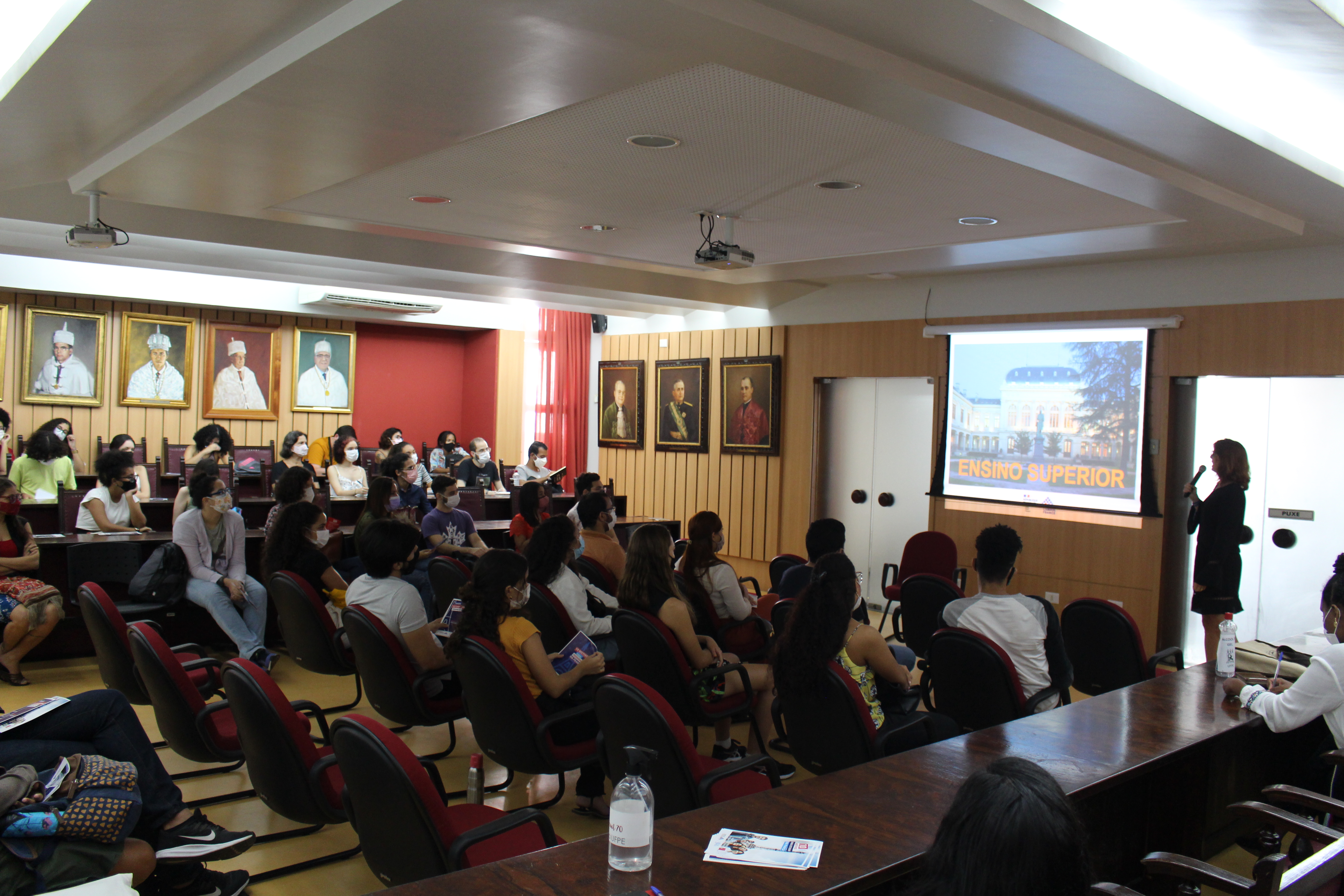 Oportunidades de Estudo na França (Campus France)