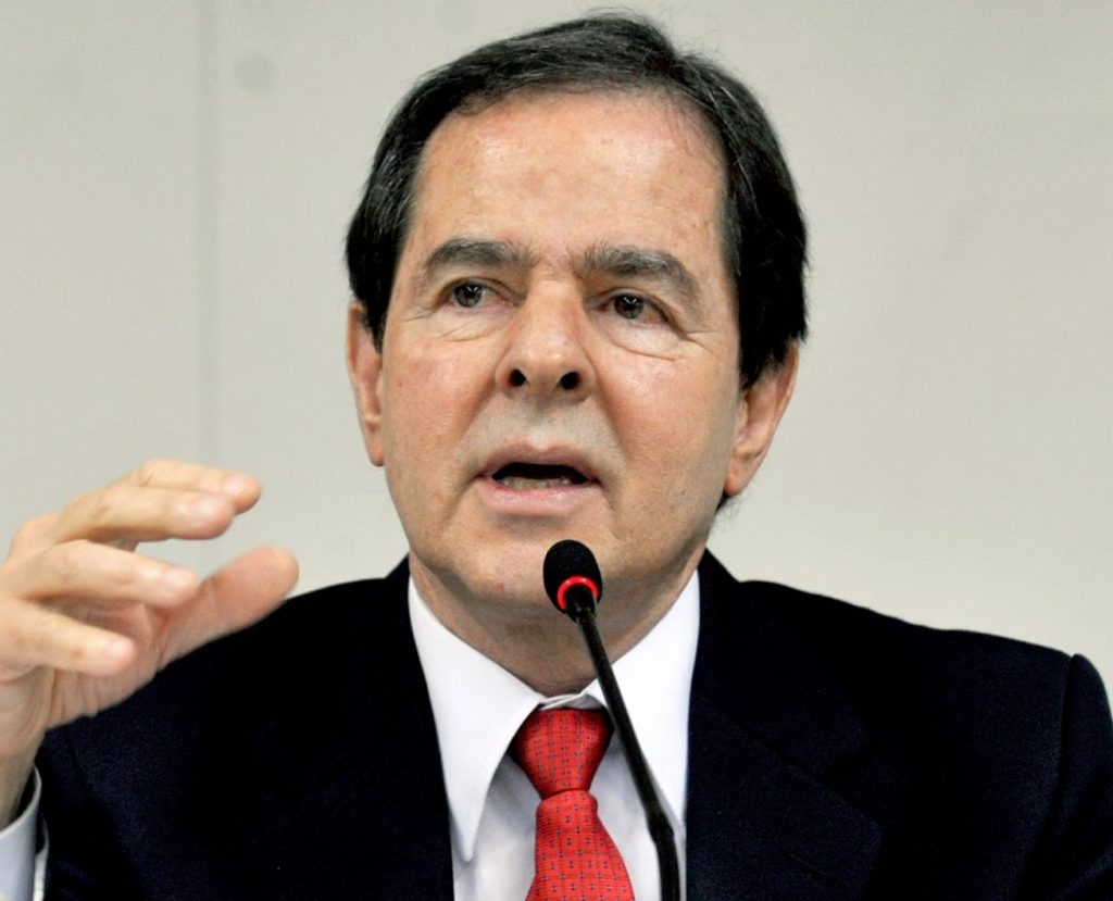 “O Brasil, nem qualquer lugar do mundo, terá vacina até o final de 2020”, afirma Sérgio Rezende