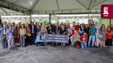 UFPE recebe painel em homenagem a padre Henrique, assassinado durante a Ditadura Militar